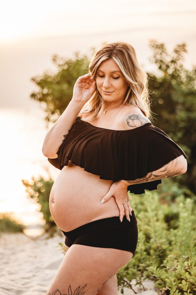 crop top maternity photo
