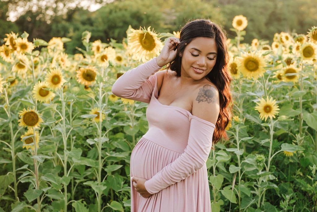 sunflower maternity session